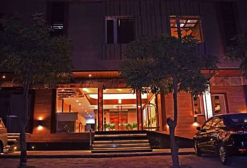 Aamiaismajoitus (B&B) Solista, Chittorgarh