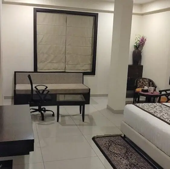 Aamiaismajoitus (B&B) Solista, Chittorgarh
