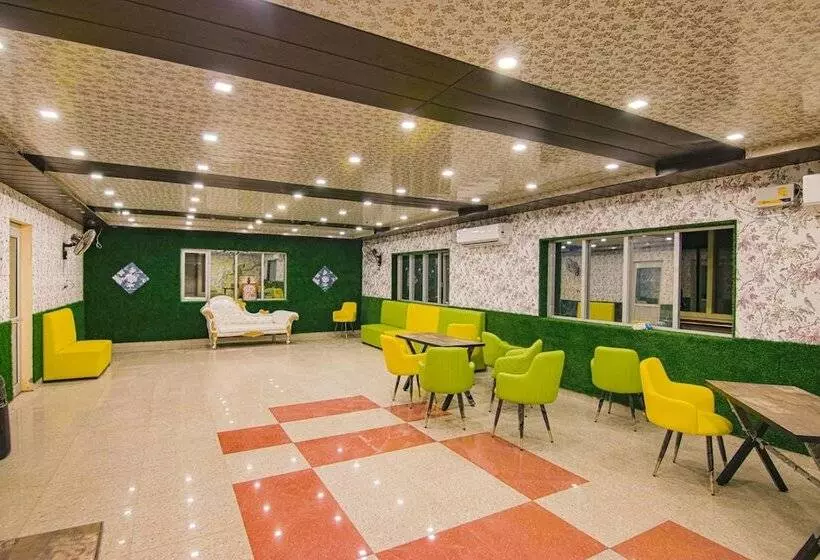 Fabhotel Pushp Kunj