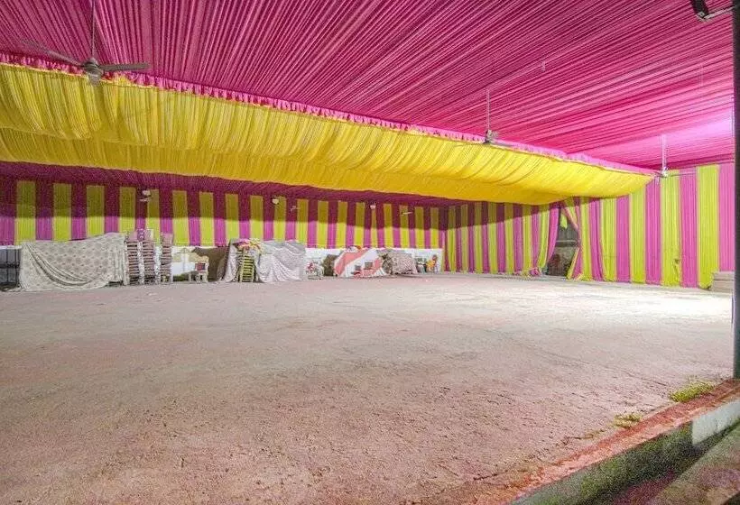 Fabhotel Pushp Kunj