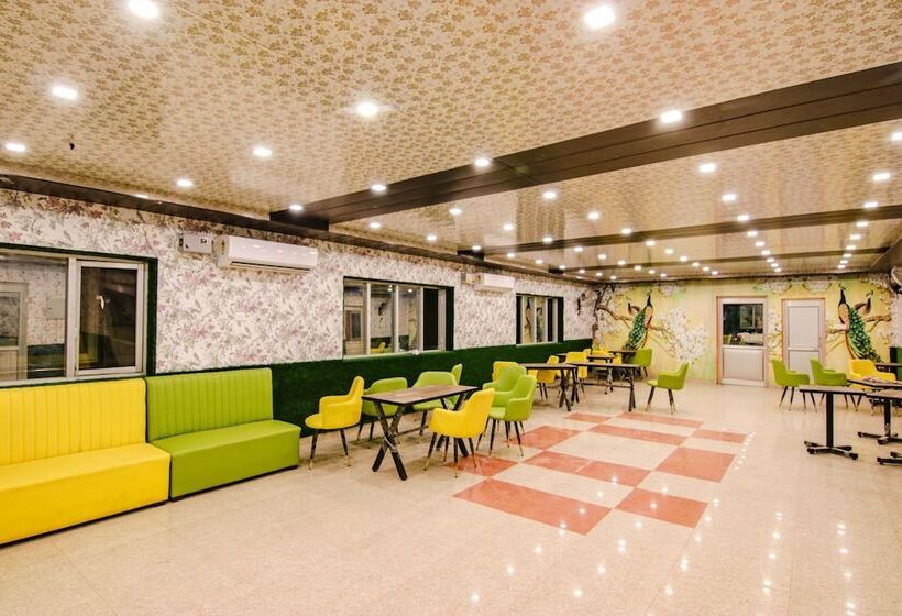 Fabhotel Pushp Kunj