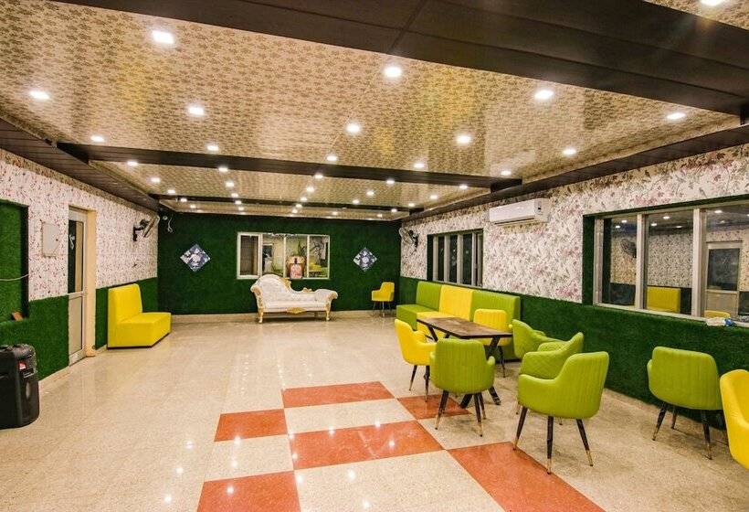 Fabhotel Pushp Kunj