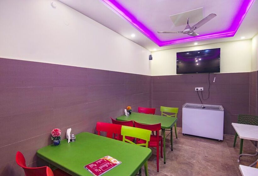 Fabhotel Pushp Kunj