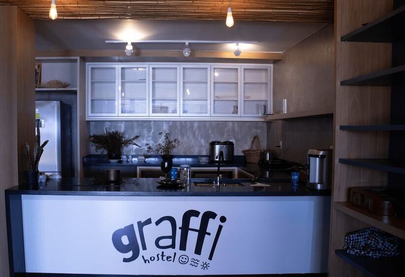 הוסטל Graffi Beach House