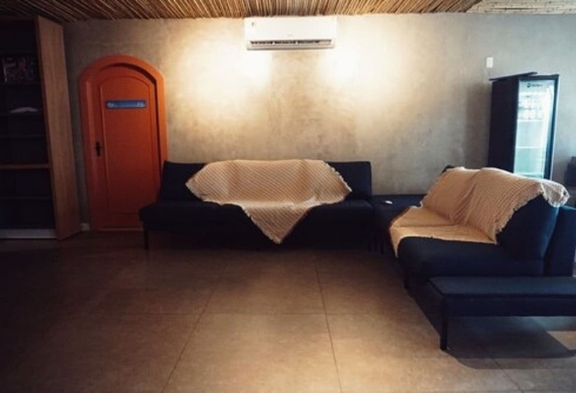 הוסטל Graffi Beach House