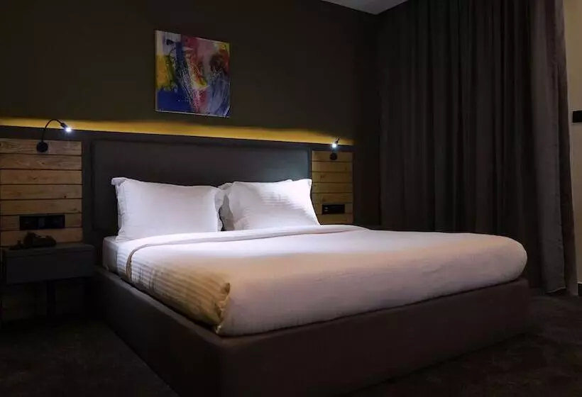 Aitch Boutique Hotel   An Lih