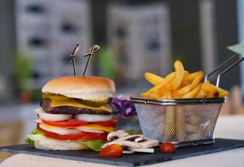 Aitch Boutique Hotel   An Lih