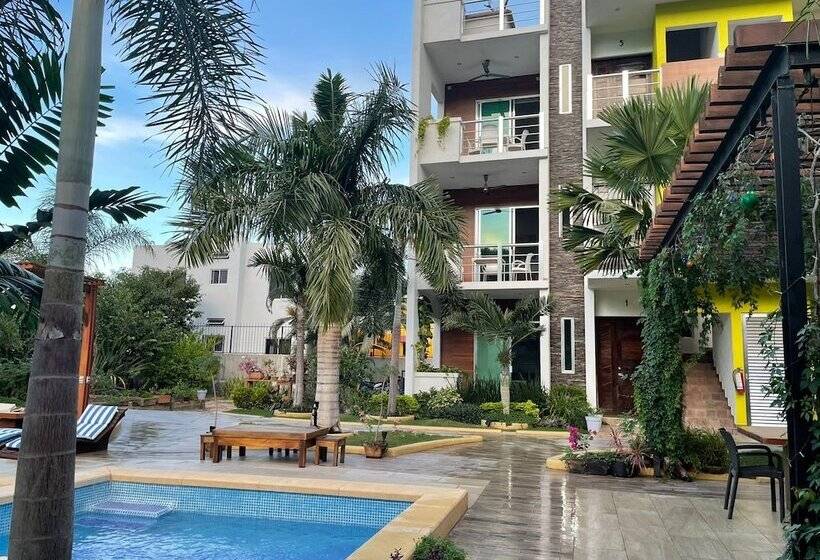 בית מלון כפרי Coco Mar Suites