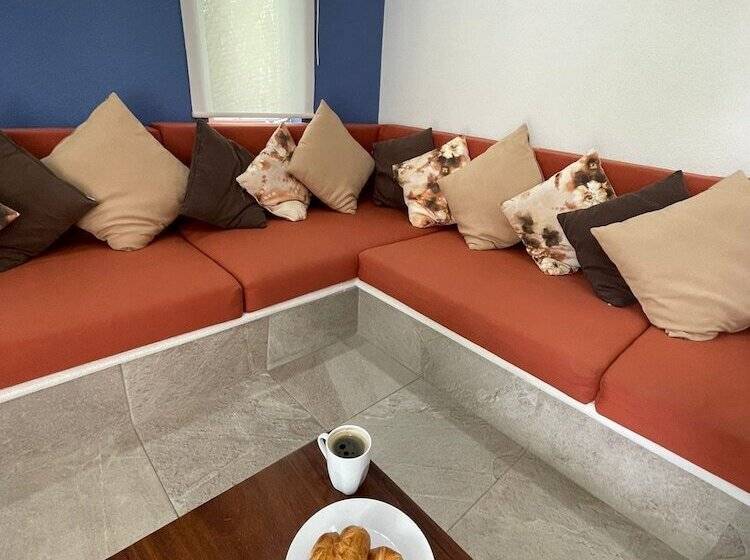 בית מלון כפרי Coco Mar Suites