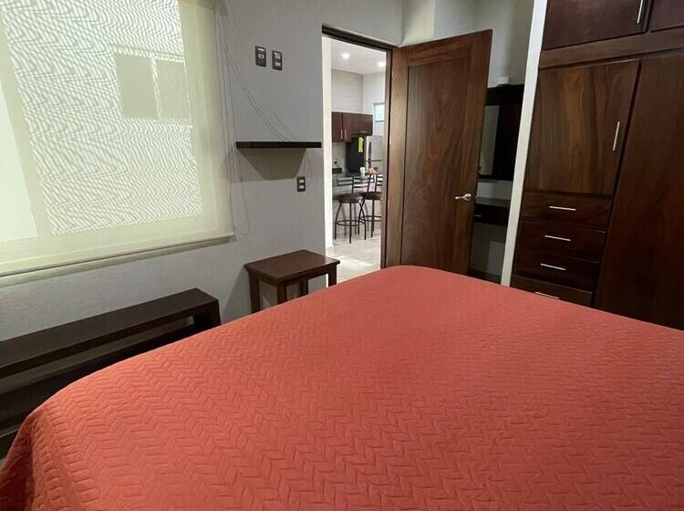 בית מלון כפרי Coco Mar Suites