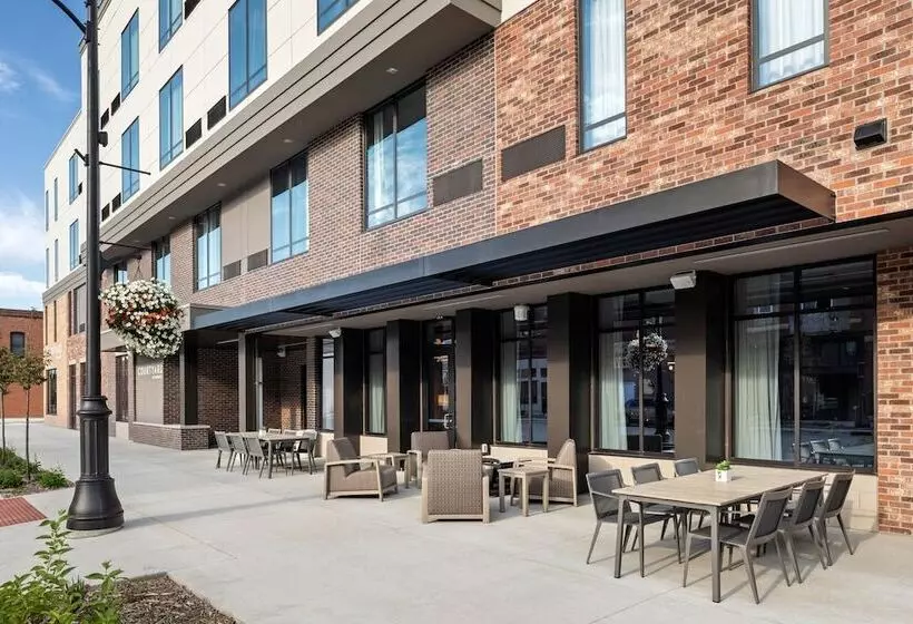 ホテル Courtyard By Marriott Owatonna Downtown