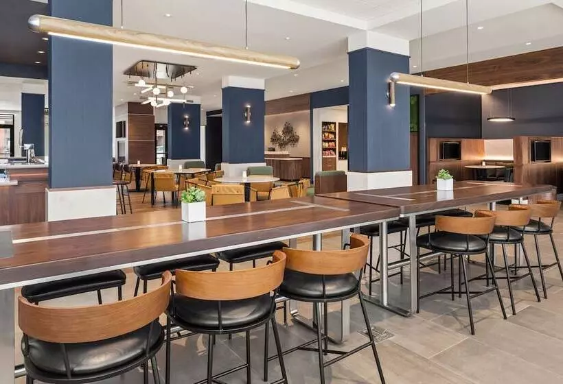 ホテル Courtyard By Marriott Owatonna Downtown