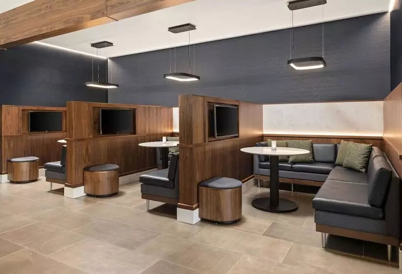 ホテル Courtyard By Marriott Owatonna Downtown