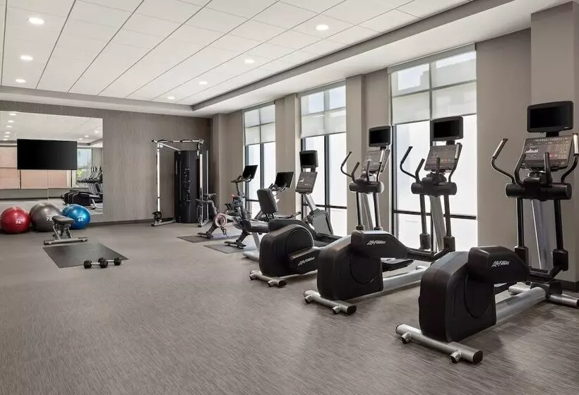 ホテル Courtyard By Marriott Owatonna Downtown