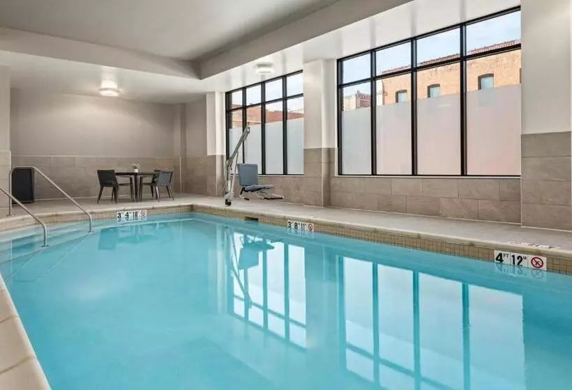 ホテル Courtyard By Marriott Owatonna Downtown