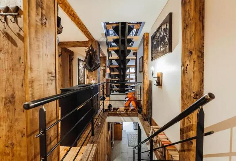 هتل Farmhouse With 4 Bedrooms 4 Bathrooms Private Parking Sauna Terrace