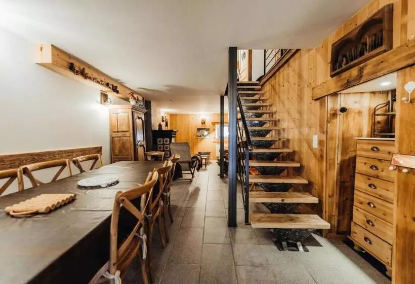 هتل Farmhouse With 4 Bedrooms 4 Bathrooms Private Parking Sauna Terrace