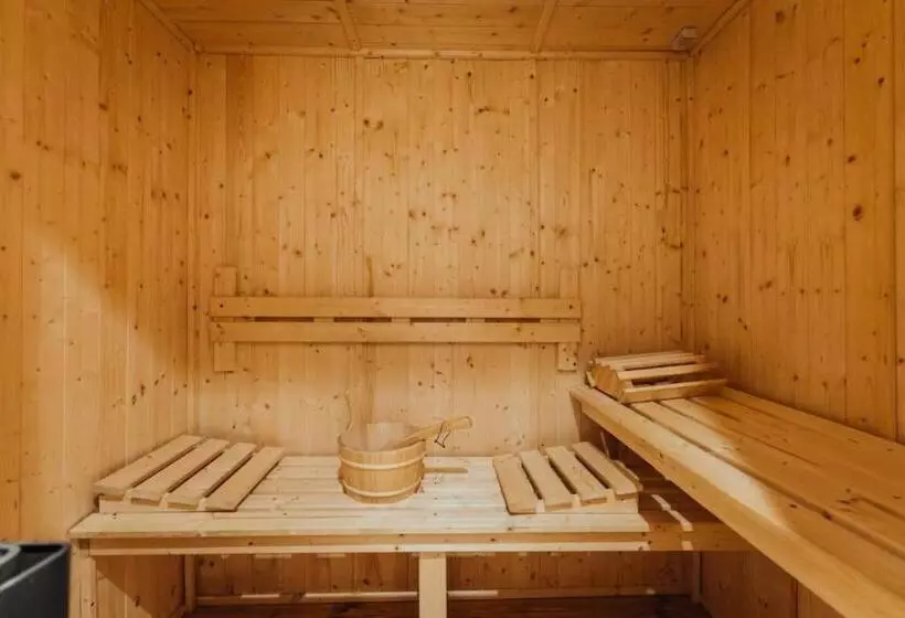هتل Farmhouse With 4 Bedrooms 4 Bathrooms Private Parking Sauna Terrace