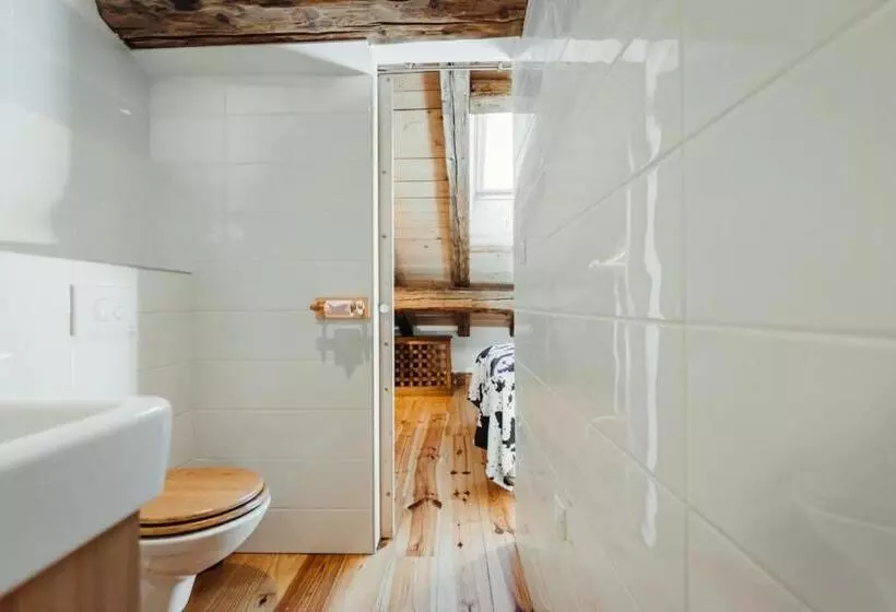 هتل Farmhouse With 4 Bedrooms 4 Bathrooms Private Parking Sauna Terrace