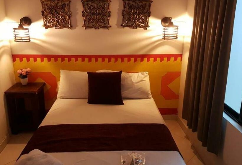هتل Hostel Affordable Rooms With Private Bathroom San Juan Guatapé