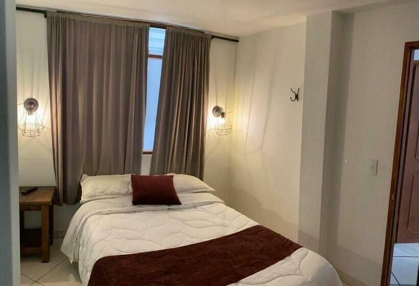 هتل Hostel Affordable Rooms With Private Bathroom San Juan Guatapé