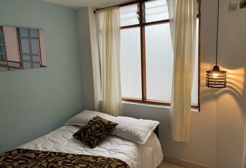 هتل Hostel Affordable Rooms With Private Bathroom San Juan Guatapé