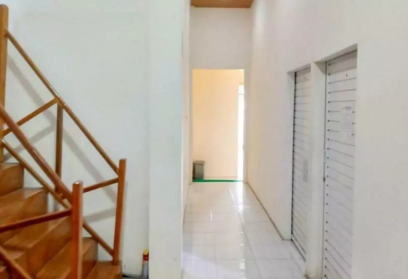 ホテル Kinkale Homestay Redpartner