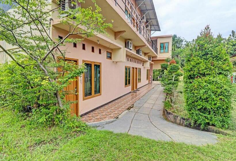 Hotel Oyo 90945 Arizon Kost