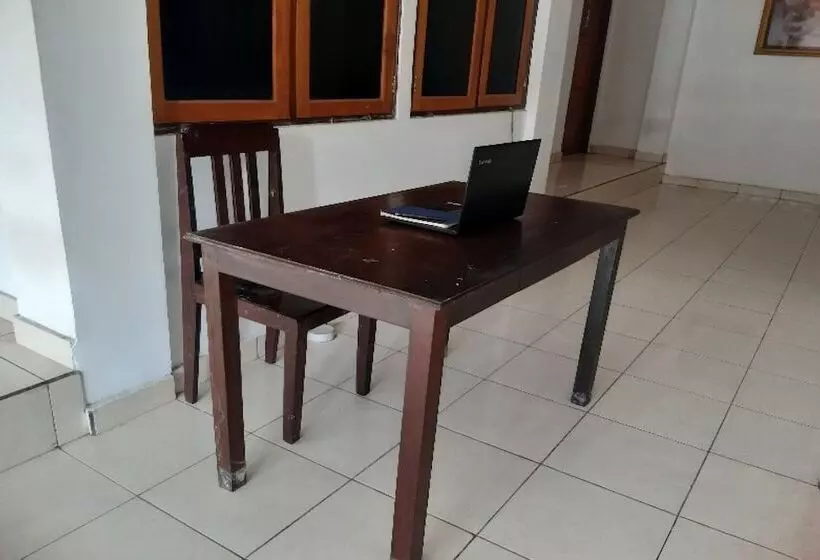 هتل Oyo 90976 Bagus Family Syariah