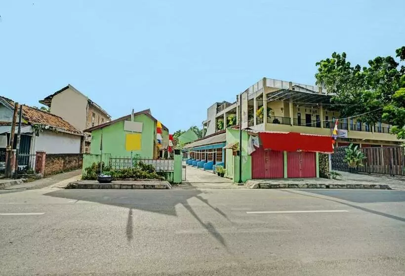 ペンション Spot On 91312 Kost Arfa