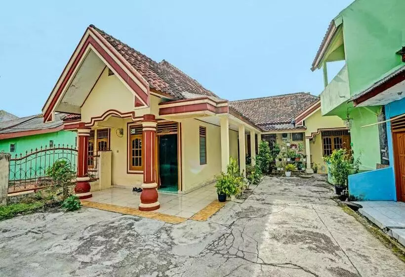 ペンション Spot On 91312 Kost Arfa