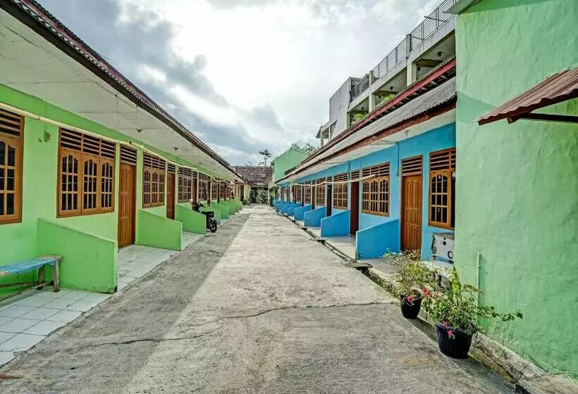 ペンション Spot On 91312 Kost Arfa