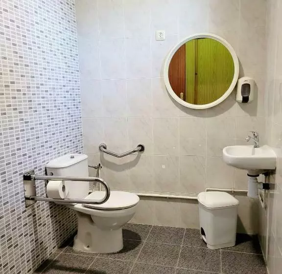 ユースホステル A Conda Habitación Privada