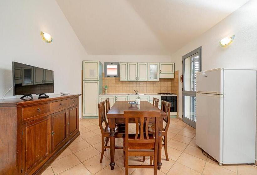 Apartments In Residence With Swimming Pool In Cala Girgolu