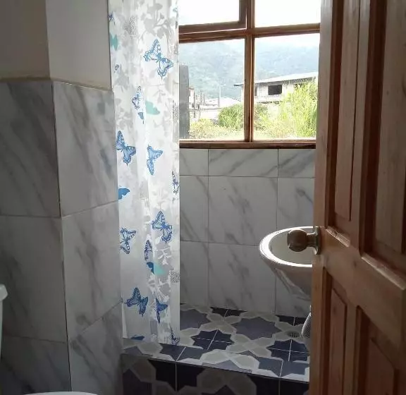 ベッドアンドブレックファースト Backpackers Balcones River Lodge