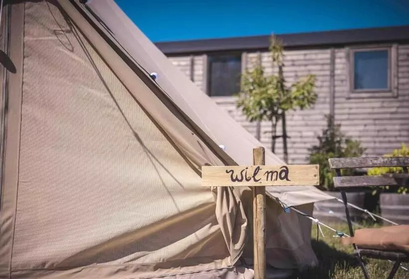 ベッドアンドブレックファースト Boris & Barney