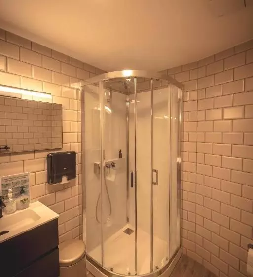 ベッドアンドブレックファースト Boris & Barney