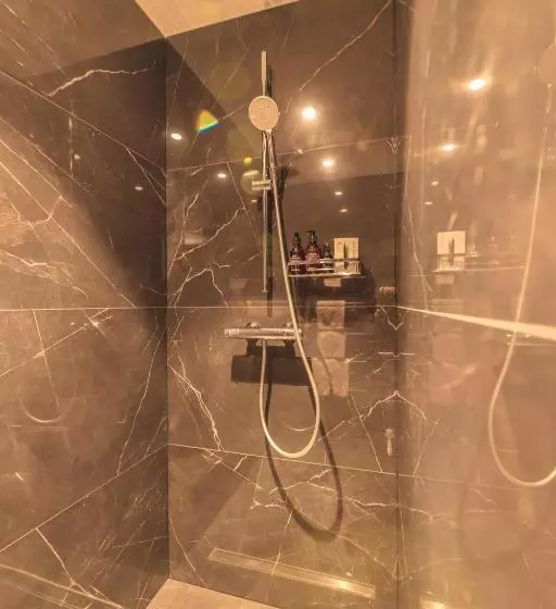 ベッドアンドブレックファースト Boris & Barney