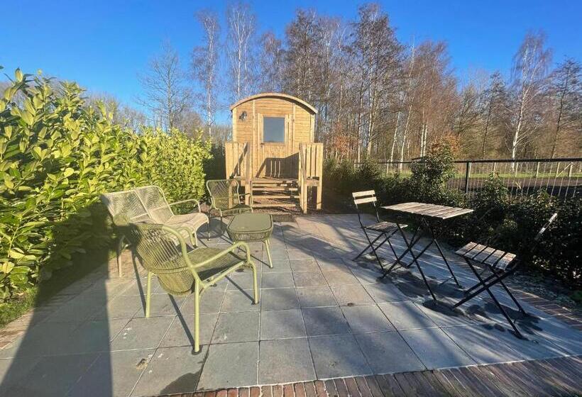 تختخواب و صبحانه Boris & Barney