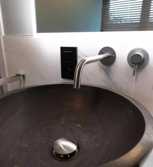 ベッドアンドブレックファースト Boris & Barney