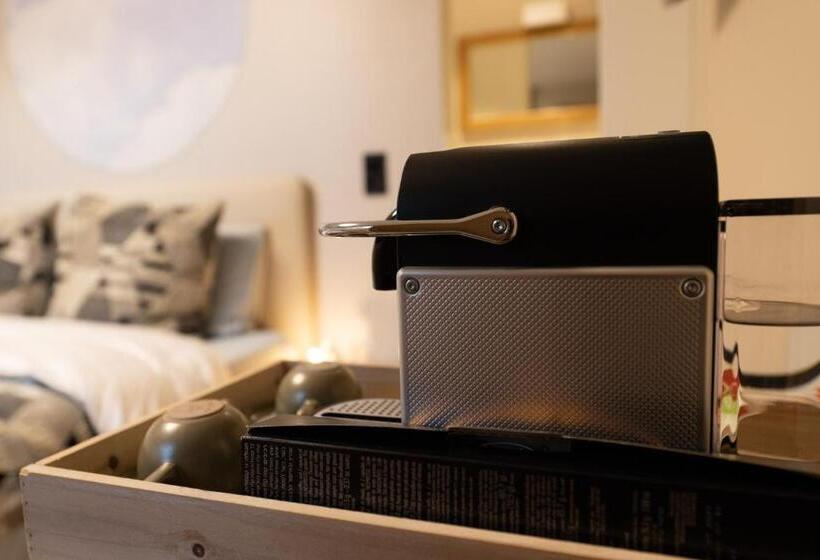 تختخواب و صبحانه Boris & Barney