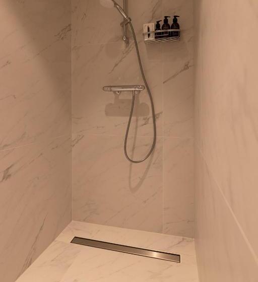 تختخواب و صبحانه Boris & Barney