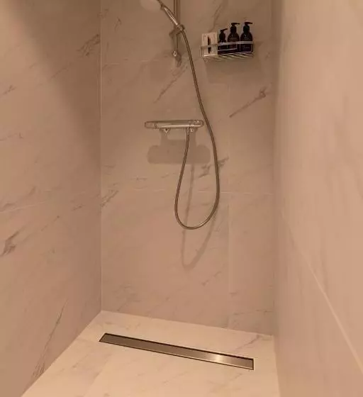 ベッドアンドブレックファースト Boris & Barney