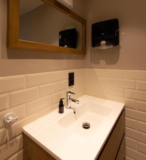 تختخواب و صبحانه Boris & Barney