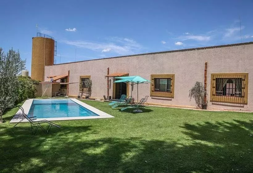 تختخواب و صبحانه Hacienda Gamboa