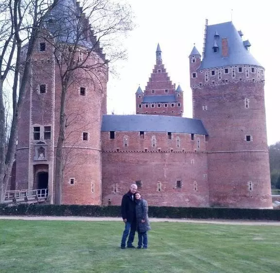 Hallerbos B&b In Bluebell Forest