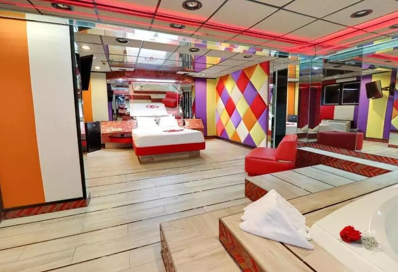Hollywood Motel