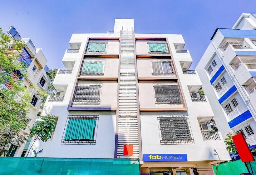 Fabhotel Wakad Villa Nr Amar Business Zone