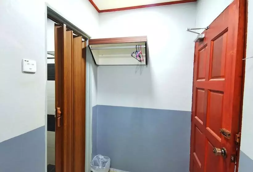 Hotelli Oyo 90458 Jengka Inn