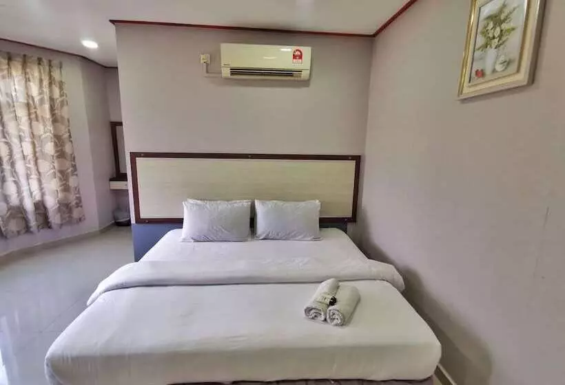 Hotelli Oyo 90458 Jengka Inn